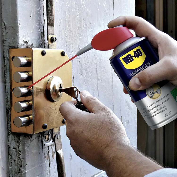 WD-40 - Lubrificante serrature