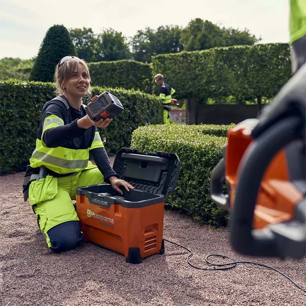 HUSQVARNA - Caricabatterie multiplo 40-C1000X4