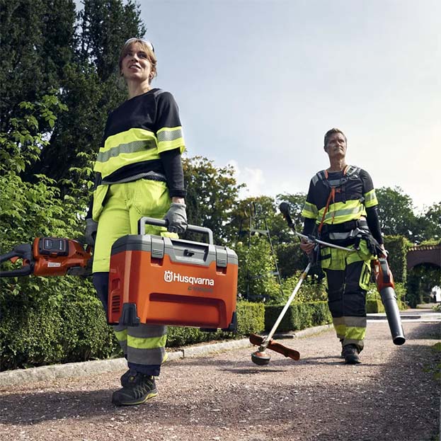 HUSQVARNA - Caricabatterie multiplo 40-C1000X4